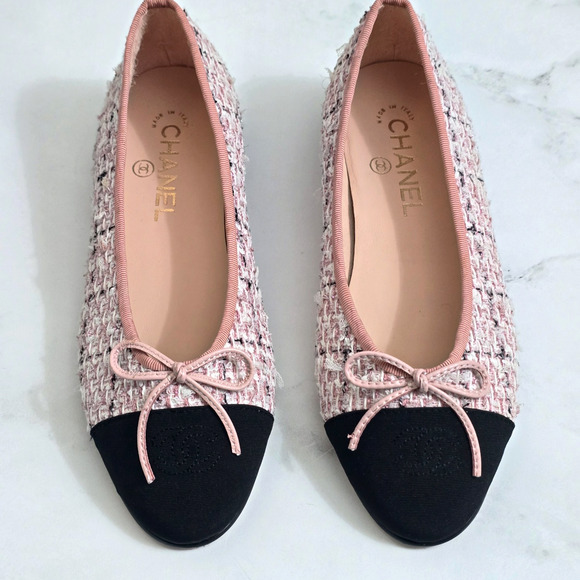 CHANEL Shoes - Chanel Pink Tweed Grosgrain Cap Toe Bow Ballet Flats Women’s US 9 EU 39C